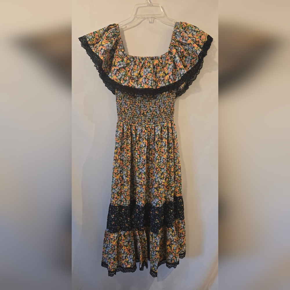 Vintage Trolley Car Women's Floral Ruffle & Lace Off-the-Shoulder Maxi Dress